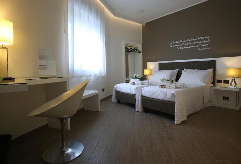 اتاق استاندارد سه نفره, L`essenza B&b
