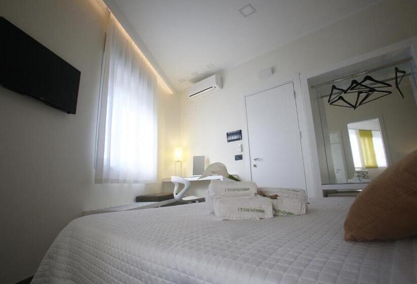 اتاق لوکس با چشم‌انداز دریا, L`essenza B&b