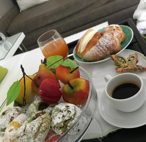 اتاق لوکس با چشم‌انداز دریا, L`essenza B&b