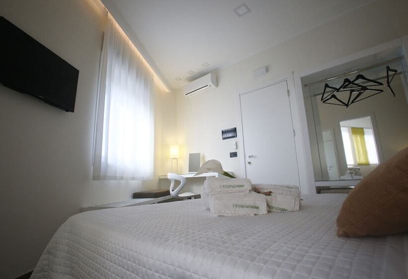 اتاق لوکس با چشم‌انداز دریا, L`essenza B&b