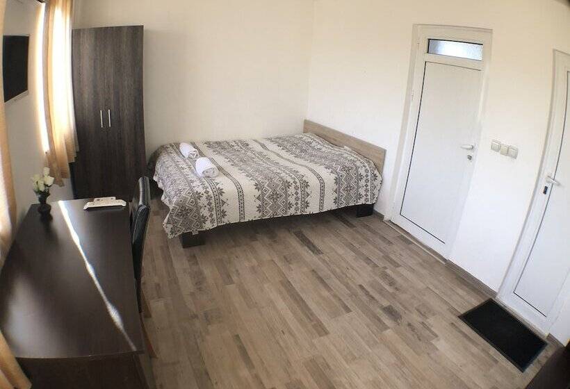 ダブルベッドのベーシックルーム, Samuil Apartments