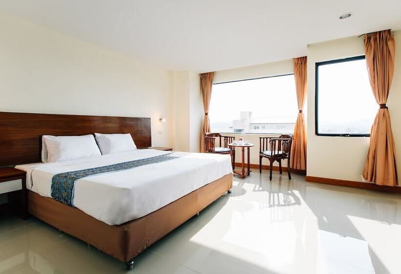 Номер Стандарт, Sinkiat Thani