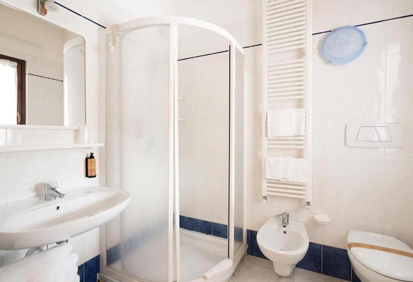 이코노미 룸, Villa Emma