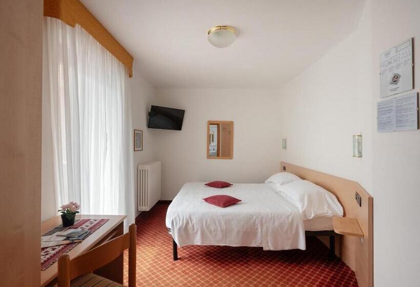 이코노미 룸, Villa Emma