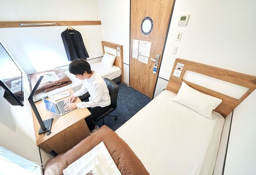 バス共有のスタンダードルーム, Webase Hakata Hostel