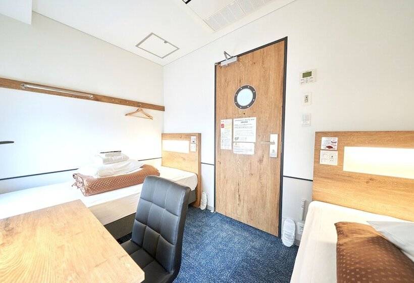 バス共有のスタンダードルーム, Webase Hakata Hostel