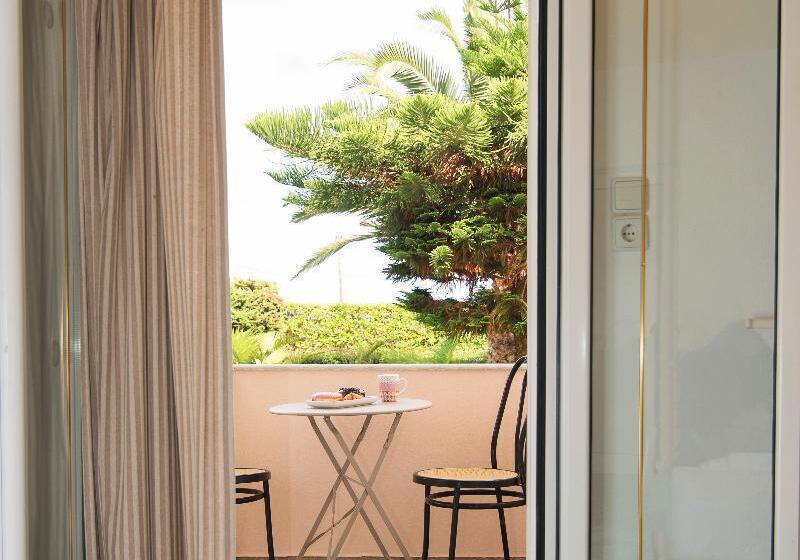 标准工作室, Yiannis Manos Hotel Resort