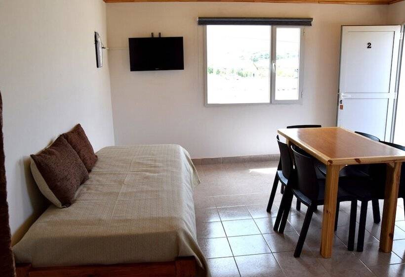 شقة غرفة واحدة, Amigo Del Mundo