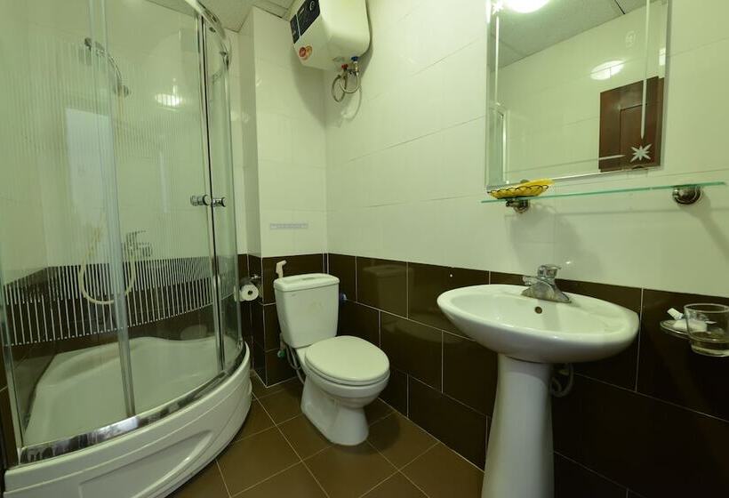 اتاق سوپریور سه تخته, Golden Time Hostel 3