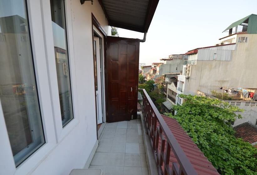 اتاق سوپریور سه تخته, Golden Time Hostel 3