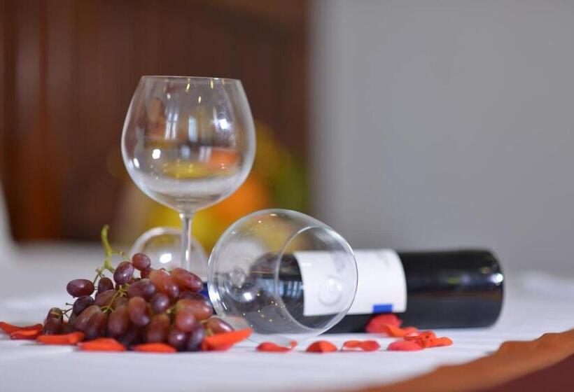 اتاق سوپریور سه تخته, Golden Time Hostel 3