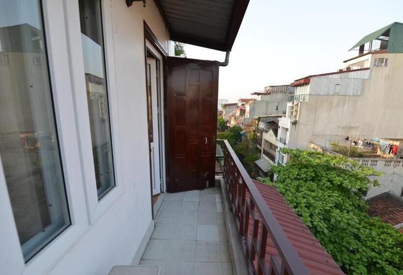 اتاق لوکس, Golden Time Hostel 3