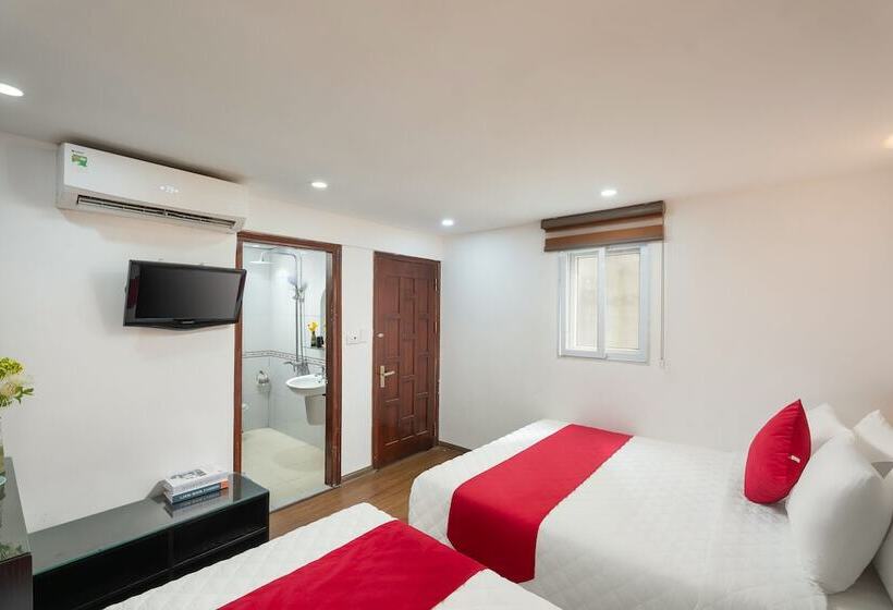 اتاق خانوادگی, Golden Time Hostel 3