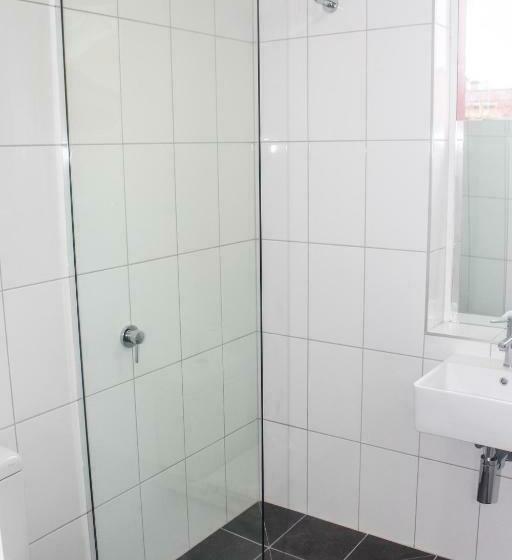 标准间, Crown Central Business District Motel   No Under 18s