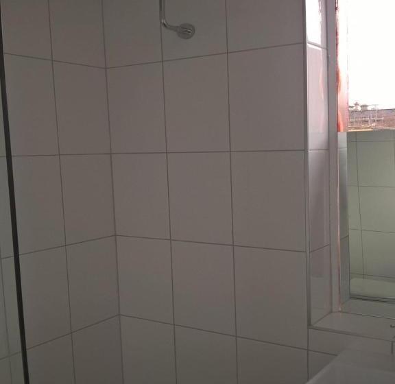 스탠다드 룸, Crown Central Business District Motel   No Under 18s