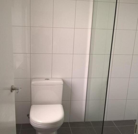 标准间, Crown Central Business District Motel   No Under 18s