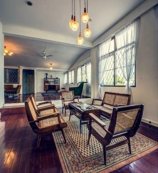 غرفة أساسية, Doubletree House