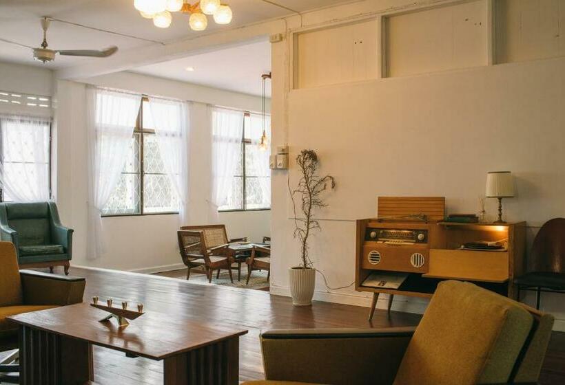 غرفة قياسية فردية حمام مشترك, Doubletree House