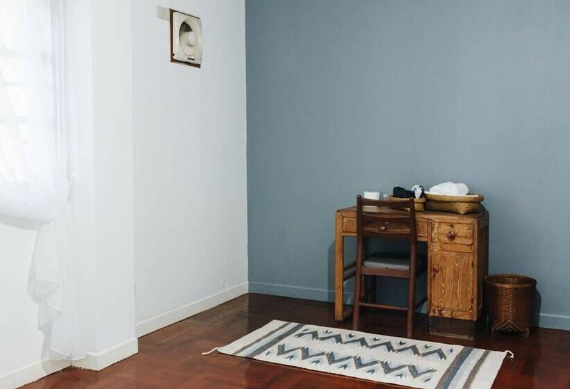 غرفة قياسية حمام مشترك, Doubletree House