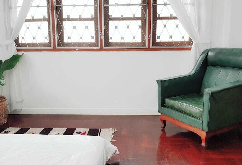 غرفة قياسية حمام مشترك, Doubletree House