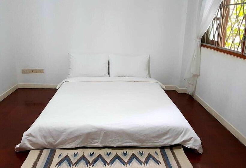 غرفة قياسية حمام مشترك, Doubletree House