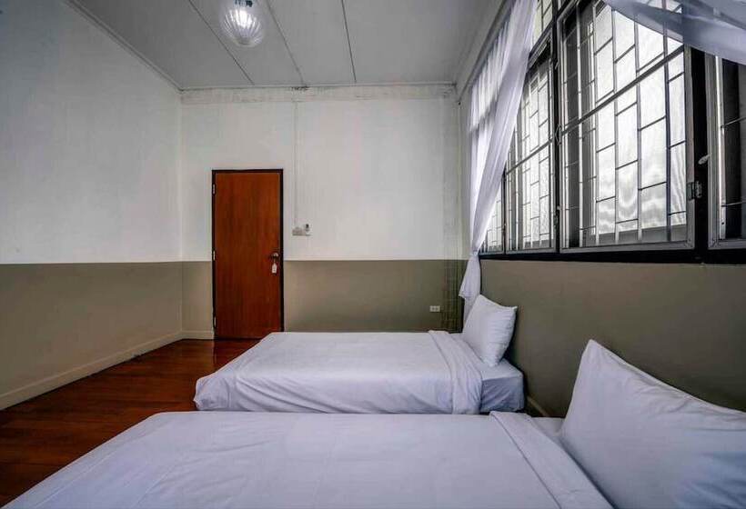 غرفة قياسية, Doubletree House