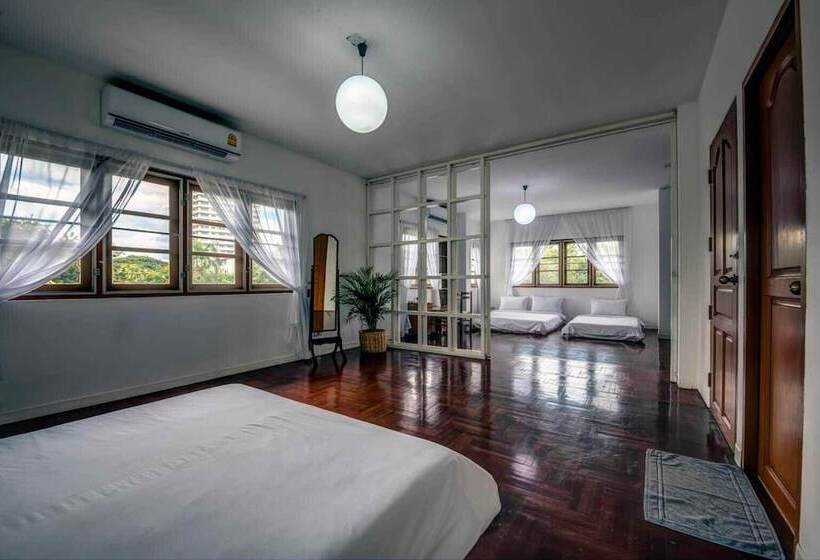 غرفة عائلية, Doubletree House