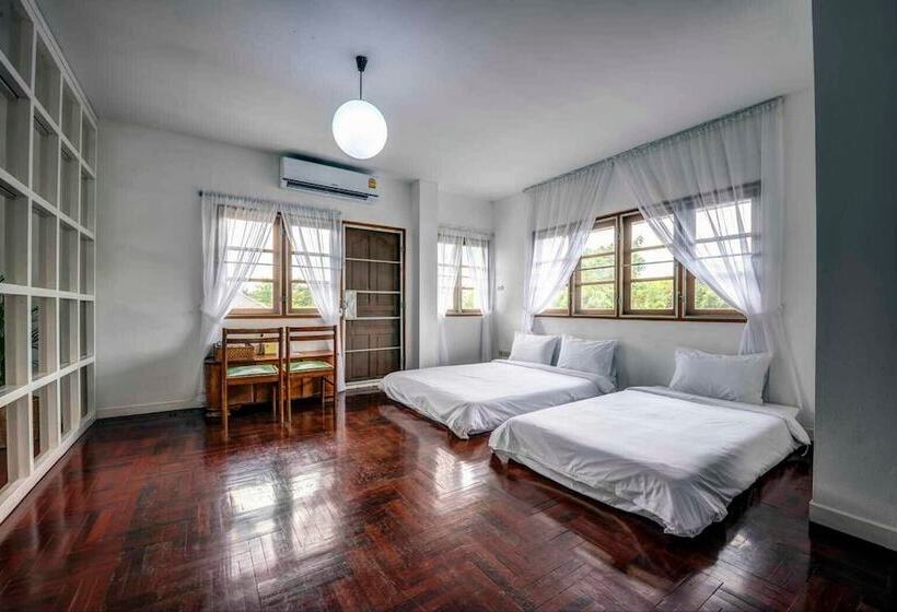 غرفة عائلية, Doubletree House