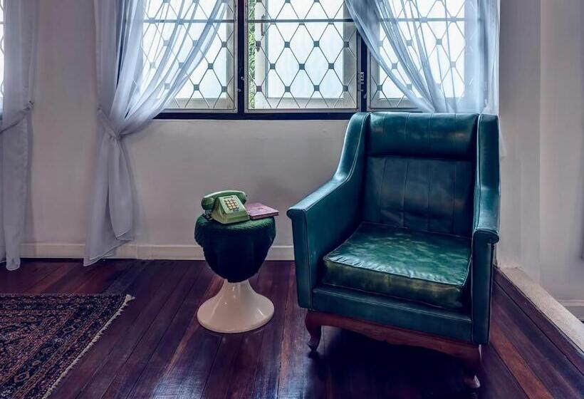 غرفة قياسية حمام مشترك, Doubletree House