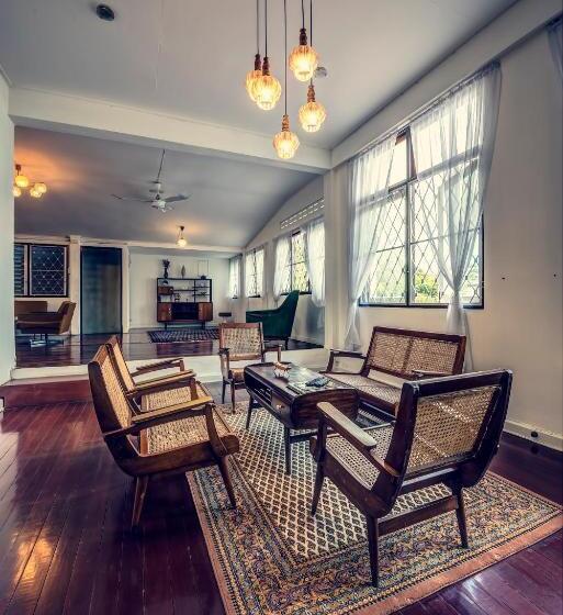 غرفة قياسية, Doubletree House