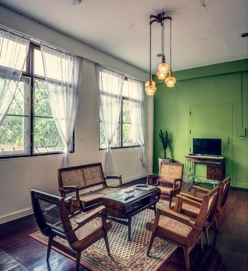 غرفة قياسية فردية حمام مشترك, Doubletree House