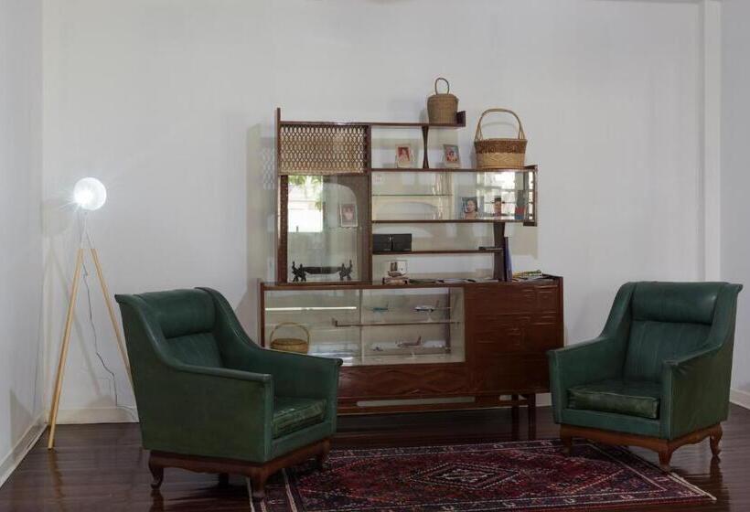 غرفة قياسية فردية حمام مشترك, Doubletree House