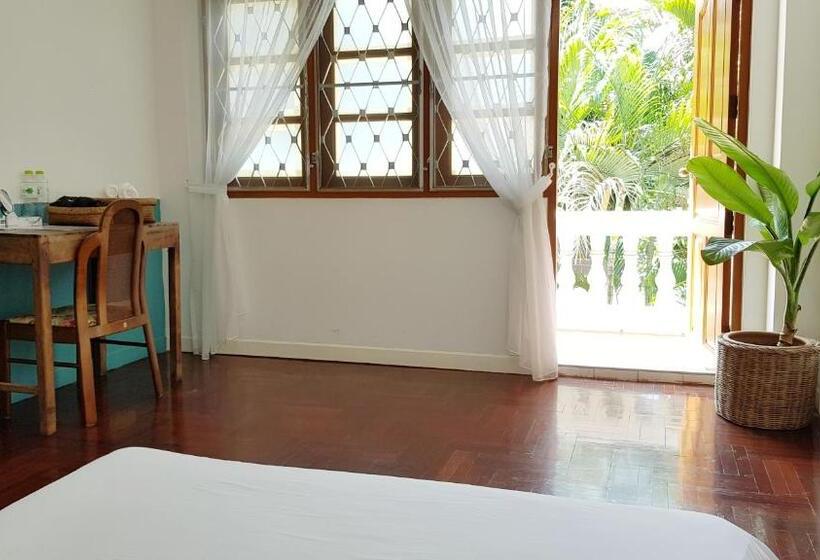 غرفة قياسية حمام مشترك, Doubletree House