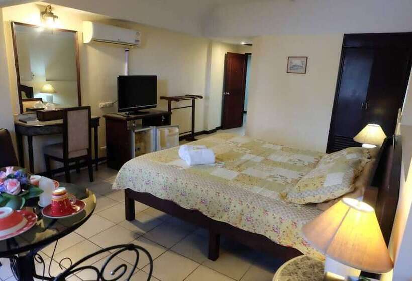 Delüks Oda, Kim City