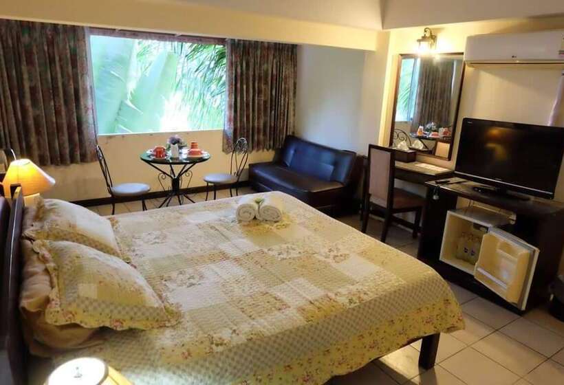 Delüks Oda, Kim City