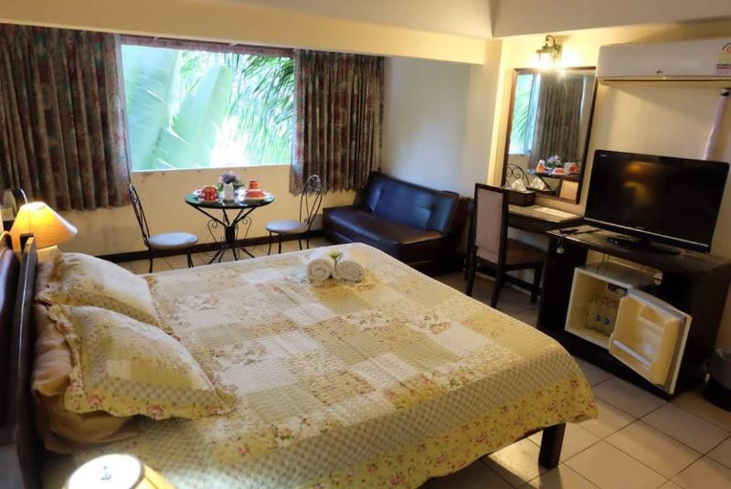 Delüks Oda, Kim City