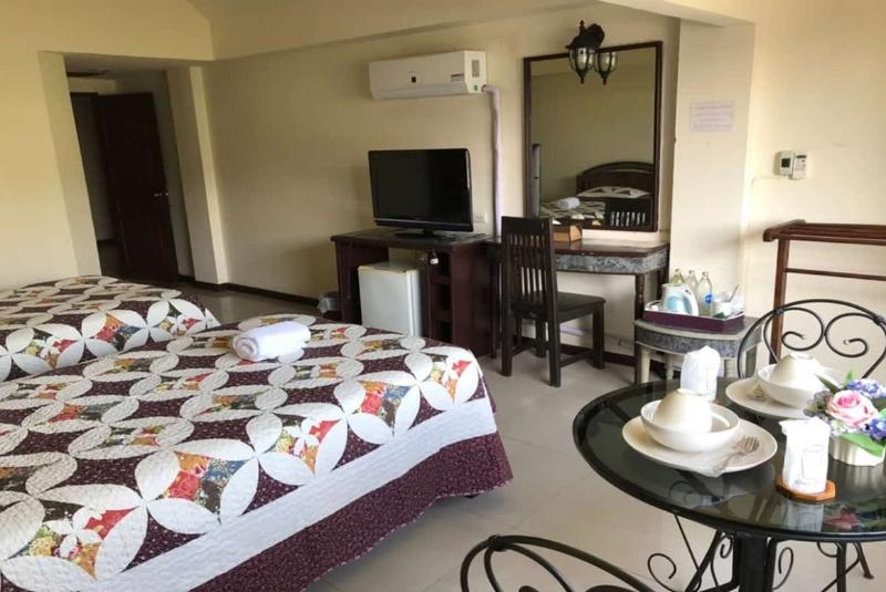 Delüks Oda, Kim City