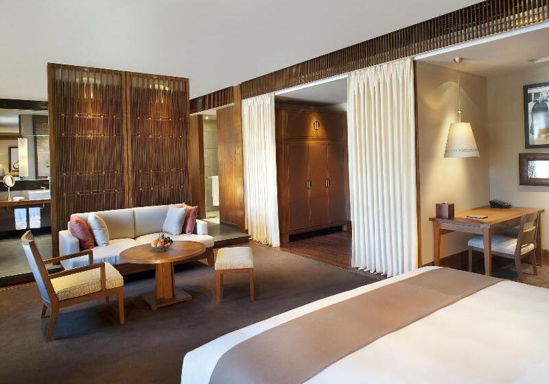 Delüks Üç Kişilik Oda, Kim City