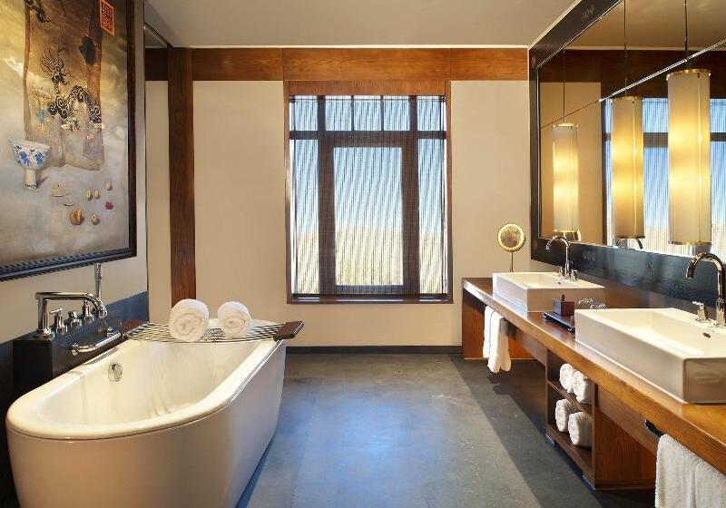 Delüks Üç Kişilik Oda, Kim City