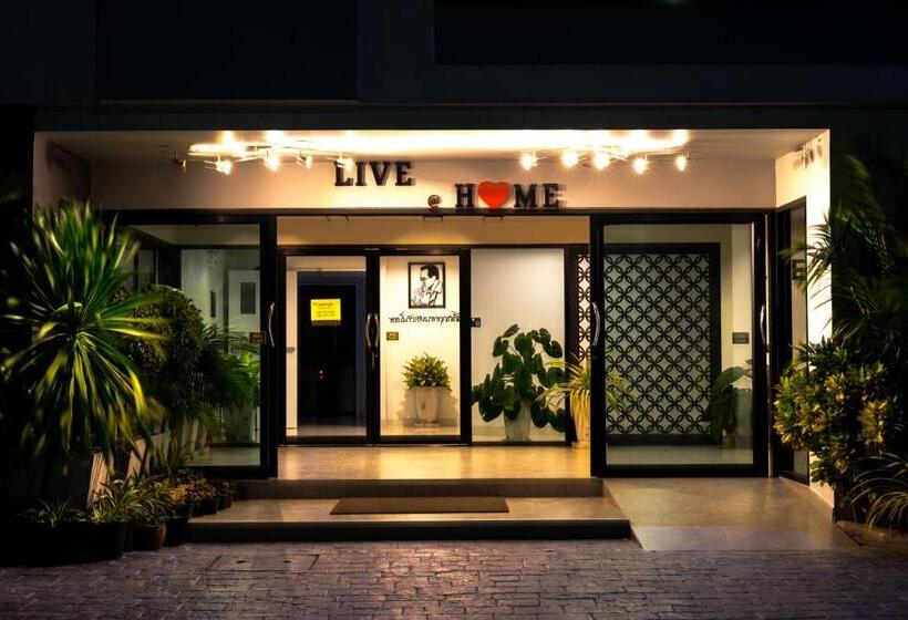 آپارتمان 1 خوابه, Live At Home Sukhumvit 105