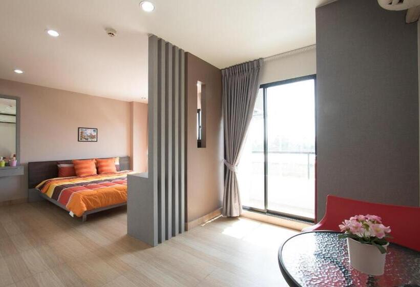 آپارتمان 1 خوابه با تراس, Live At Home Sukhumvit 105