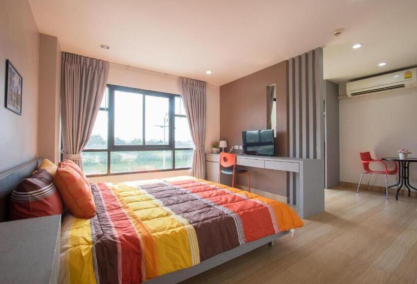 آپارتمان 1 خوابه با تراس, Live At Home Sukhumvit 105