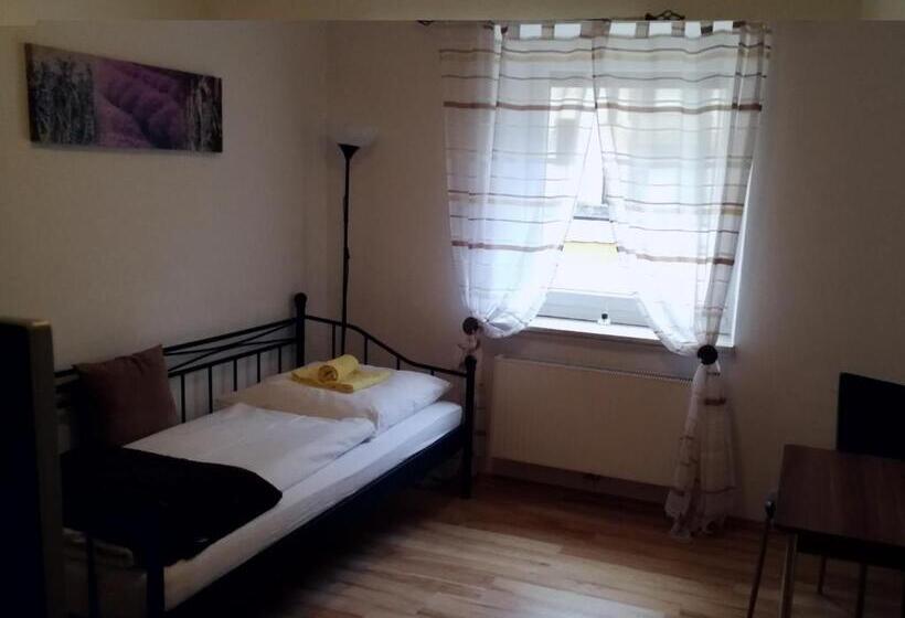 バスルーム共有のシングルスタンダード, Sultanias Melanchthon