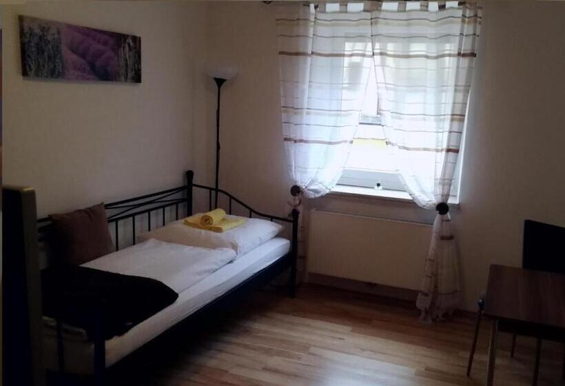 3ベッドルームアパートメント, Sultanias Melanchthon