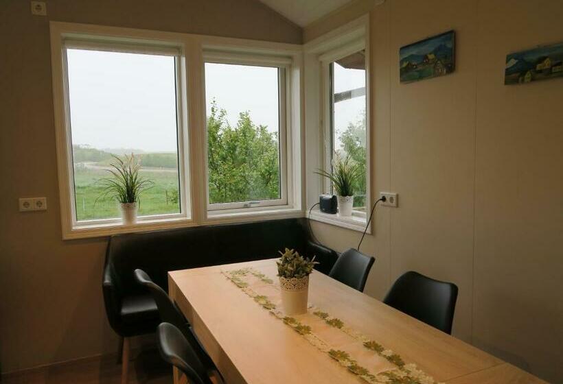 اتاق استاندارد سه نفره, Dilksnes Guesthouse