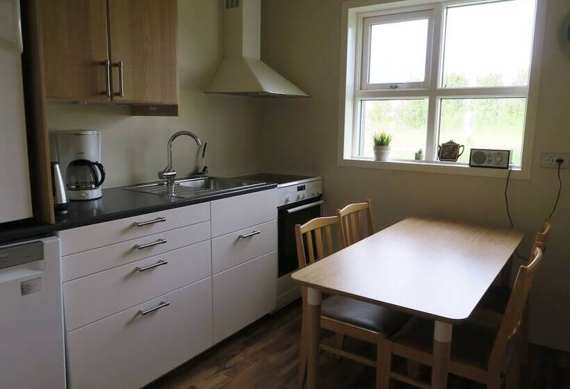 اتاق استاندارد سه تخته با سرویس بهداشتی مشترک, Dilksnes Guesthouse