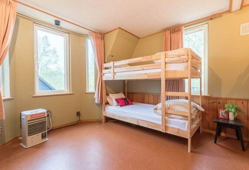 ベーシック４人部屋, Freeride Backpackers Lodge Niseko