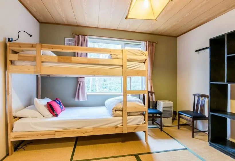 ベーシック4人部屋, Freeride Backpackers Lodge Niseko