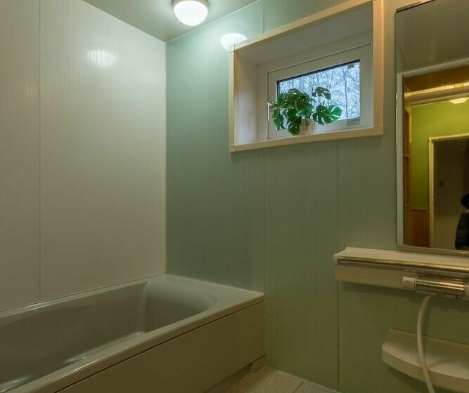 ベーシック４人部屋, Freeride Backpackers Lodge Niseko