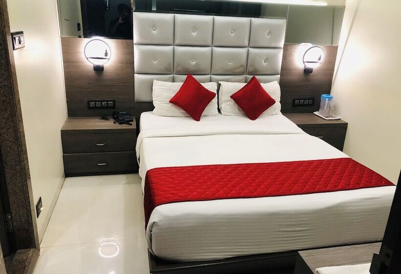 Deluxe Room, Guest Inn Residency